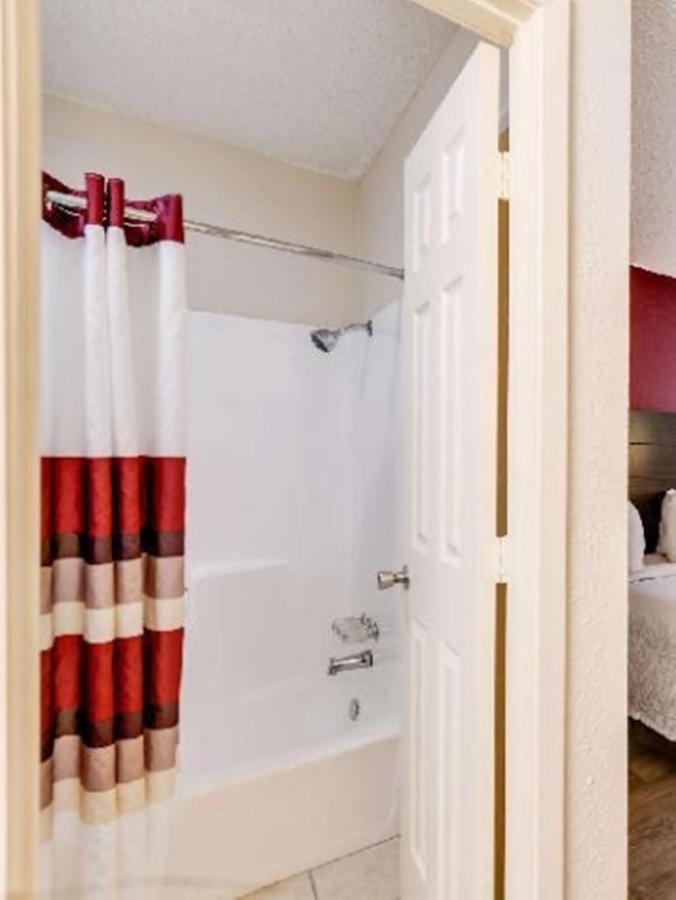 American Inn Corsicana Bagian luar foto