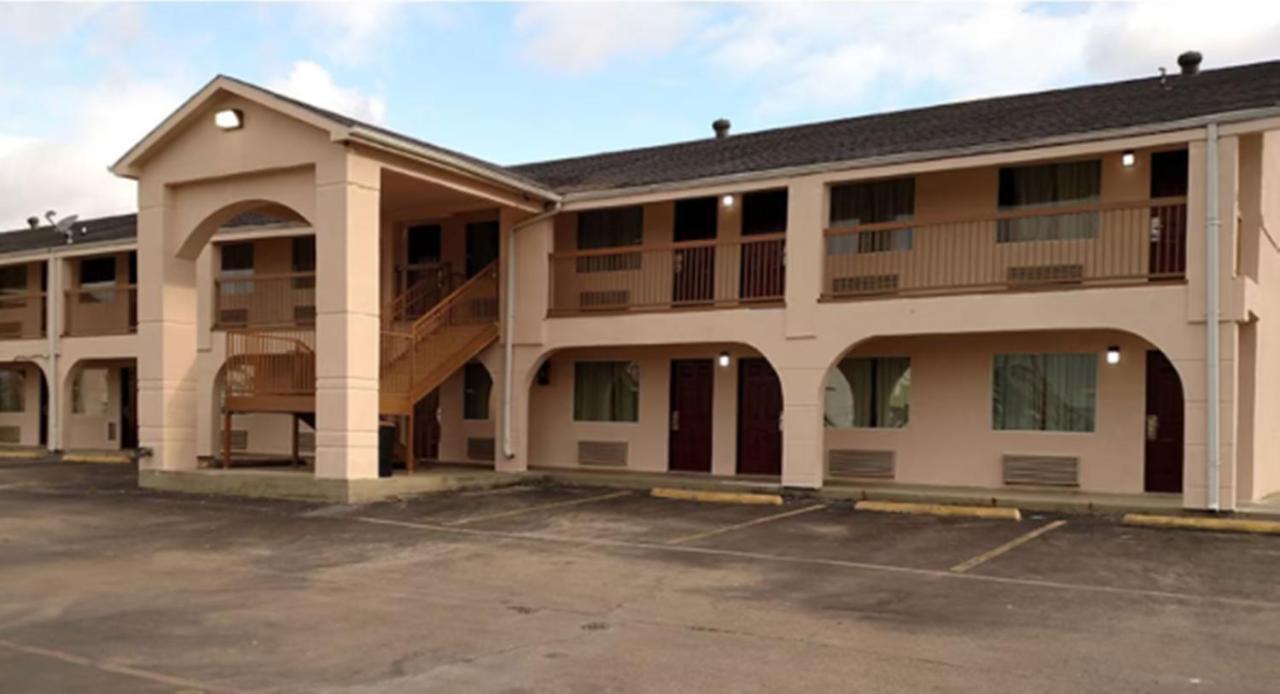 American Inn Corsicana Bagian luar foto