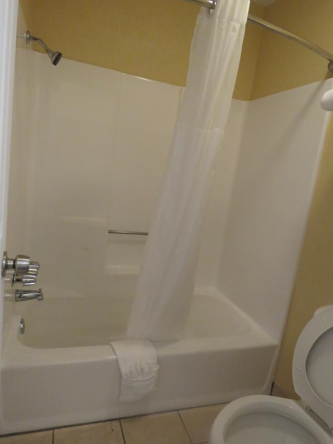 American Inn Corsicana Bagian luar foto