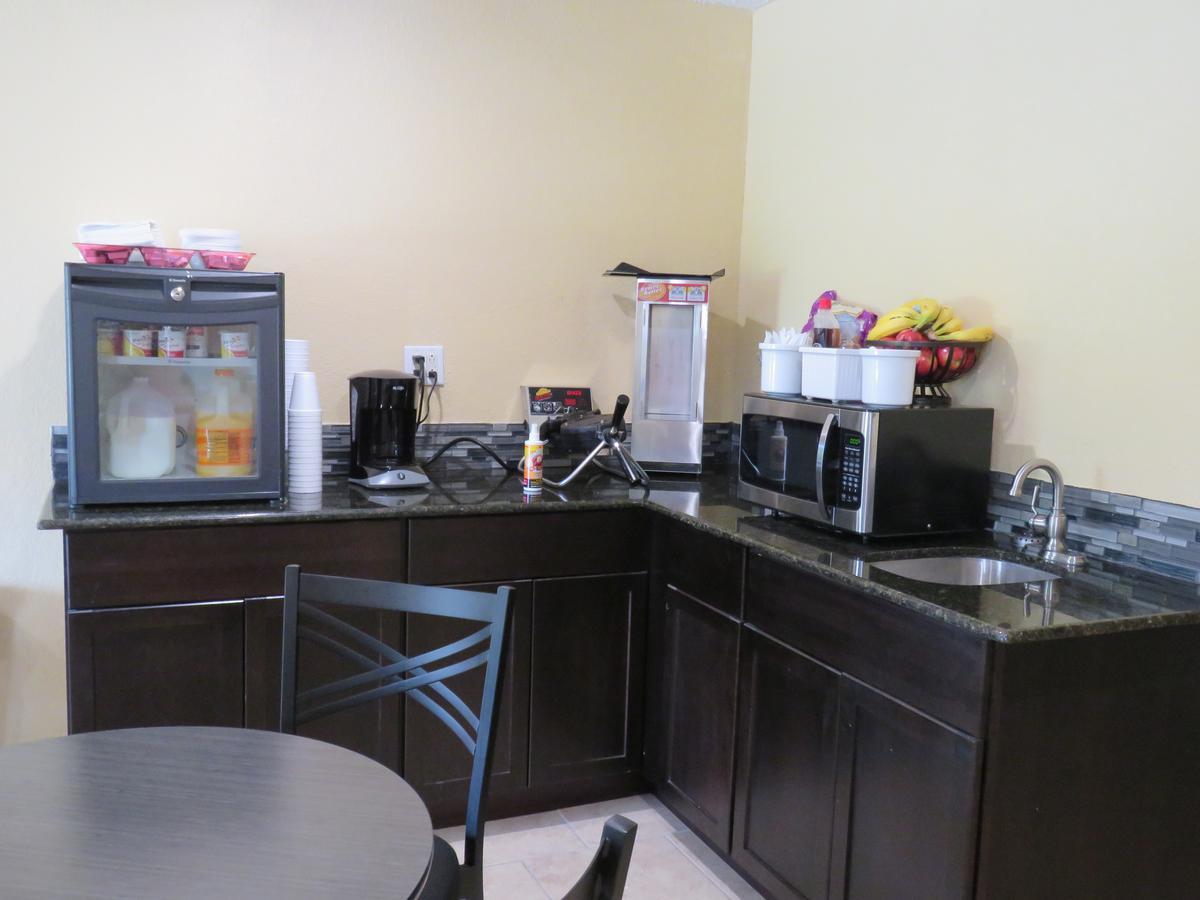 American Inn Corsicana Bagian luar foto