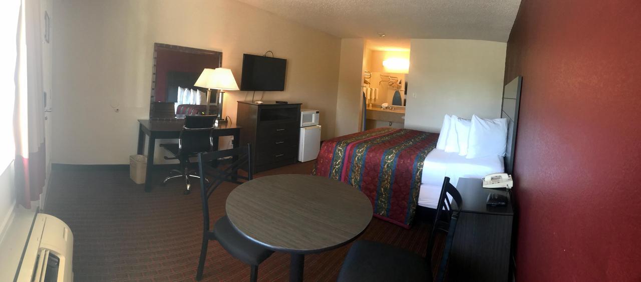 American Inn Corsicana Bagian luar foto