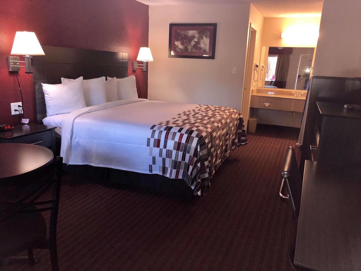 American Inn Corsicana Bagian luar foto