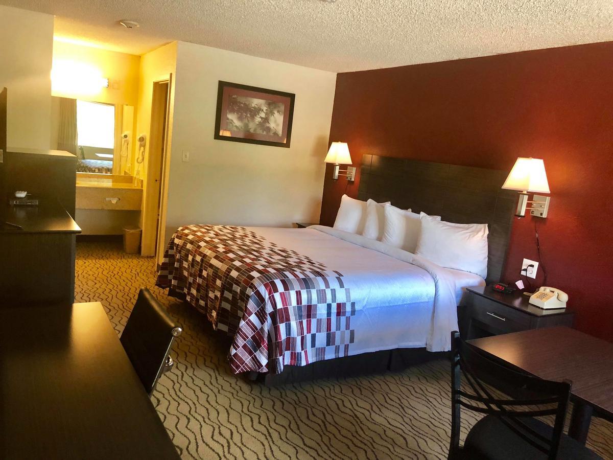 American Inn Corsicana Bagian luar foto